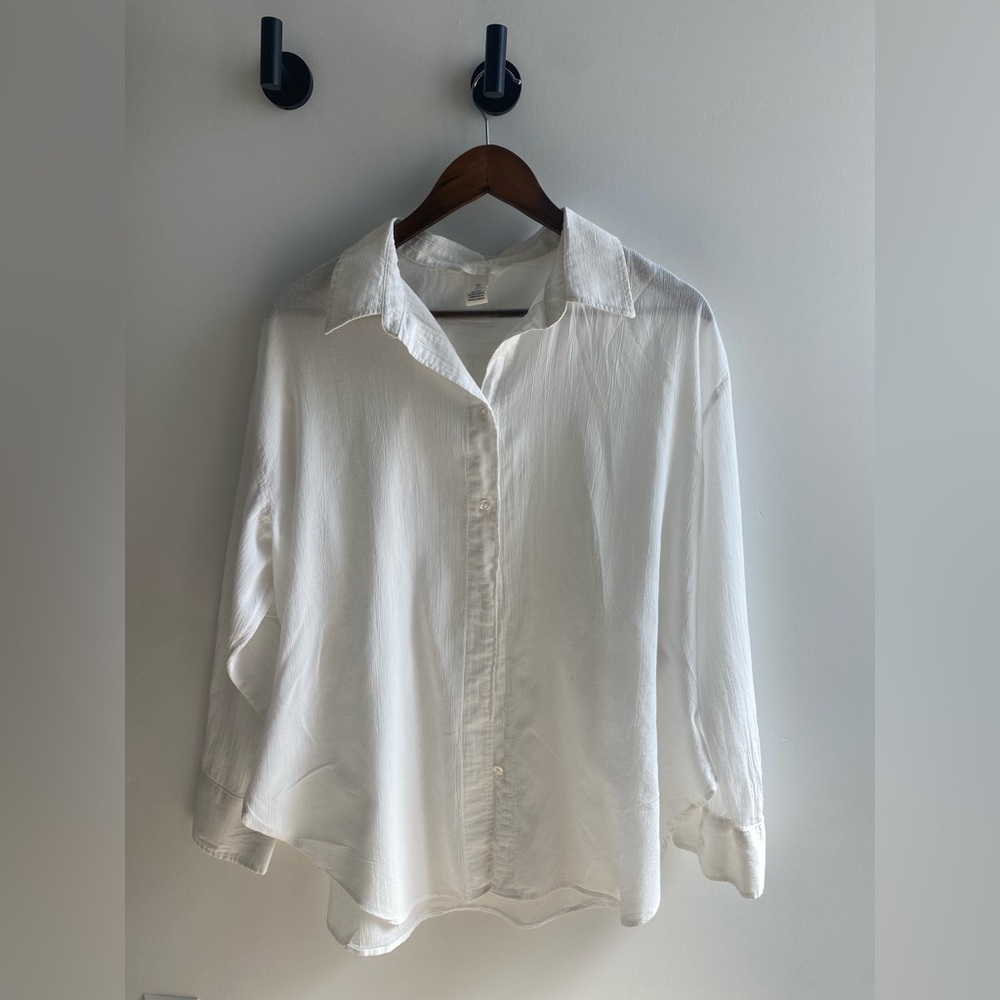 H and M 100% cotton shirt size L. 007